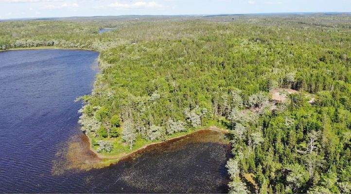 Cape Breton - Third Lake - Wunderschönes See-Uferg