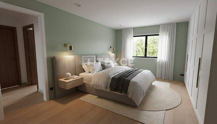 New Seafront Apartments with Spacious Spaces in İzmir