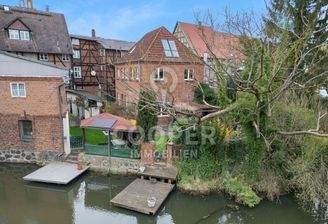 Mit eigenem Anleger (rechts)