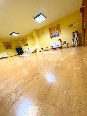 Gymnastikraum mit Fußbodenheizung