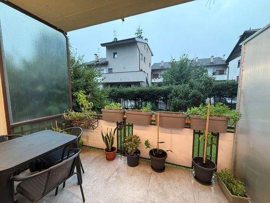 Brixen-Sanierte Wohnung-vollmöbliert-modern-hochwertige Möbel-Eichrichtung-Luxus-Neu-Beleuchtung-Terrasse-Stadtzentrum-Bahnhof