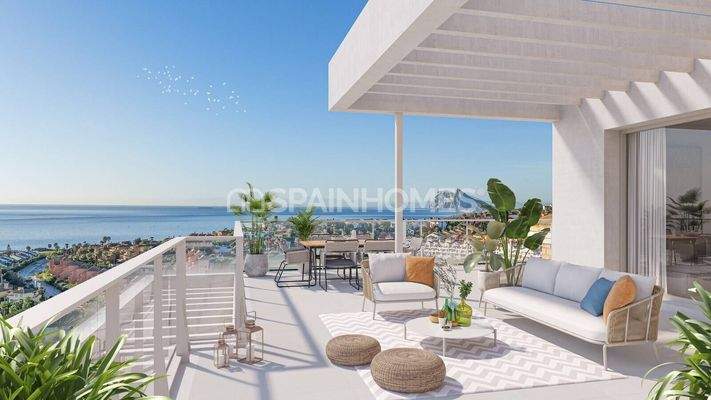 Golf-View Flats in a Complex with Amenities in Cádiz