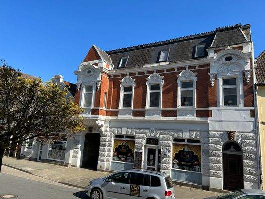 Straßenansicht rechtes Haus