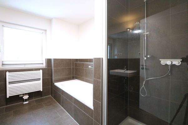 Bad (Badewanne, Dusche).JPG