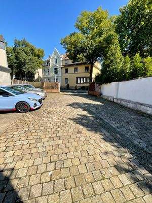 Einfahrt Hinterseite