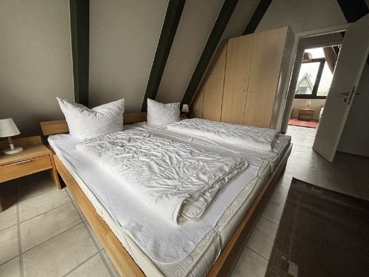 Schlafzimmer 2 DG