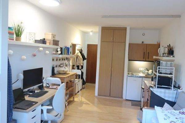 Blick längs zumEingang