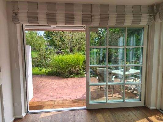 Blick vom WZ in Garten