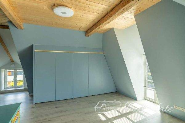 Schlafzimmer OG | Maßgefertiger Einbauschrank