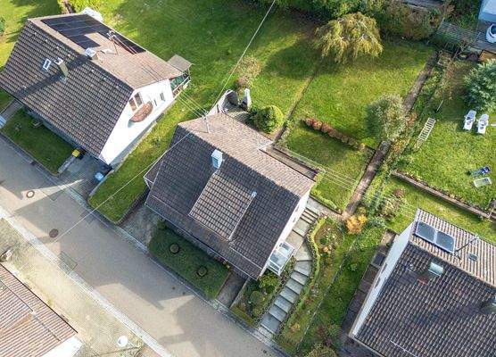 Objektansicht Garten mit Drohne 