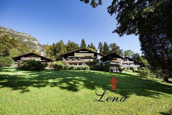 Lena Aussen F  with Arrow resized