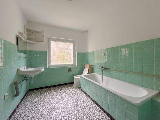 Wohnung DG Badezimmer