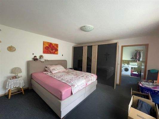 EG: Schlafzimmer (Weitwinkelaufnahme)