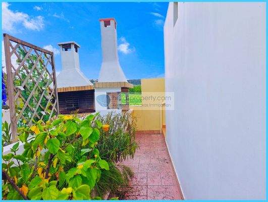 810112f35d4048548f87a88cb23cf3fd-original