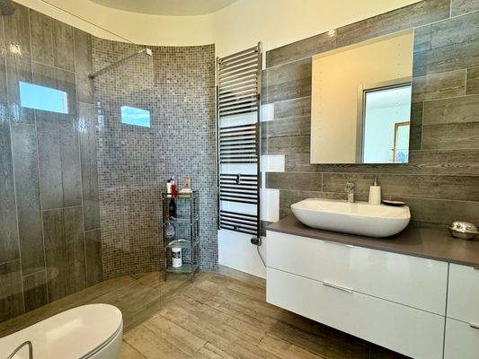 PE974_19 TERRA ITALIA IMMOBILIEN_LIGURIEN_VILLA_SW