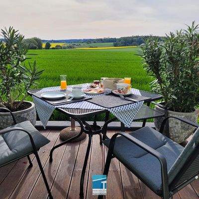 Frühstücken mit Morgensonne auf der Ost-Terrasse