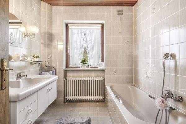 Badezimmer im Erdgeschoss