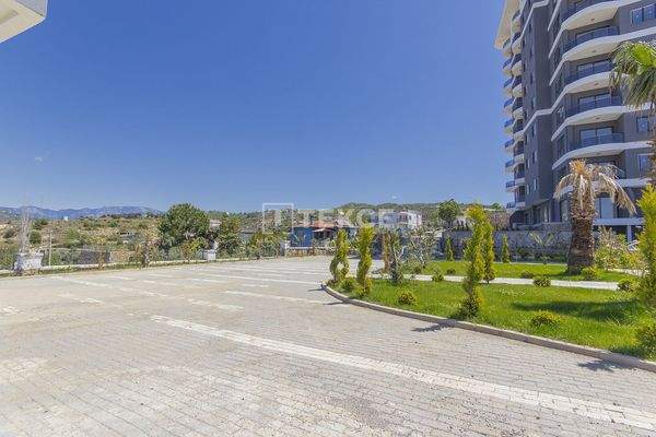 Stylishly Designed Flats in a Complex in Alanya Demirtaş