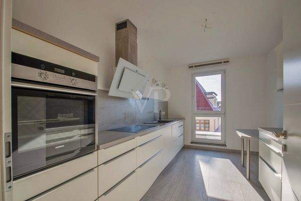 Küche mit Einbauküche