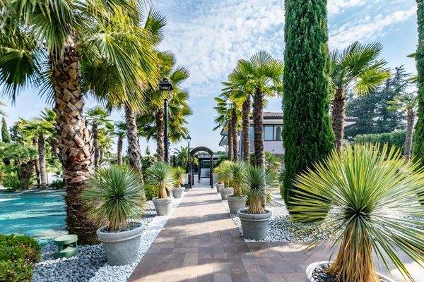 Luxusvilla-am-gardasee-kaufe_villa-am-gardasee-kaufen-haus-am-gardasee-kaufen_exklusive-Villa-am-gardasee_luxus-villa_luxusvilla-am-gardasee_villa-mit-panorama_villa-in-desenzano_comprare-villa-lago-di-garda_vendere-villa-lago-del-garda_Villa-di-lusso_Lag