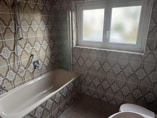 EG- Wohnung 1 - Badezimmer