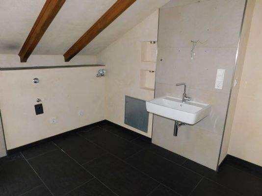 Bad mit Wanne Obergeschoss 1