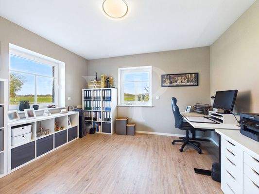 Büro / Schlafzimmer