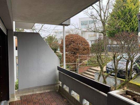 8. Geräumige Loggia