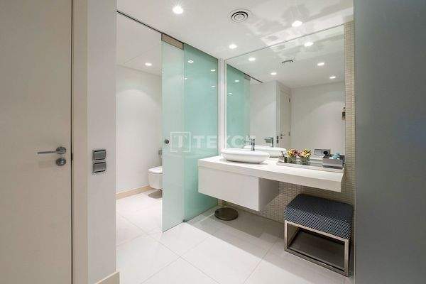 Duplex Penthouse in a Residence Near the Sea in Barcelona