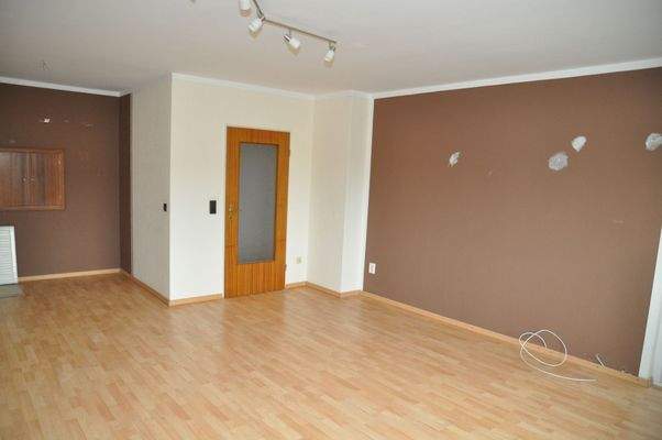 Wohnzimmer, Wand zum Schlafzimmer