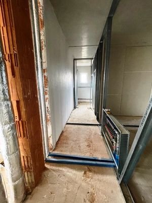 16 Zugang zu den Toiletten.jpg