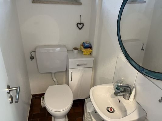 8947PE-11 Gäste-WC Erdgeschoss