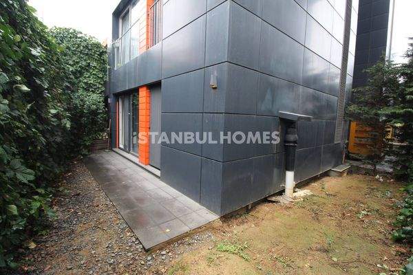 Furnished 1-Bedroom Flat with Garden in Eyüpsultan