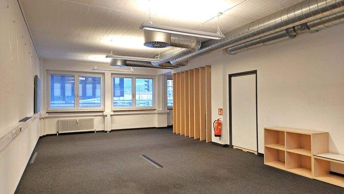 Büroraum 1 / Großraumbüro