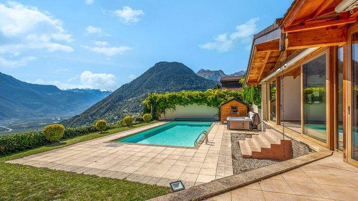 Der Pool mit atemberaubendem Blick