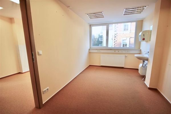 Behandlung/Büro