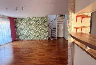Wohn-/Essbereich Treppe
