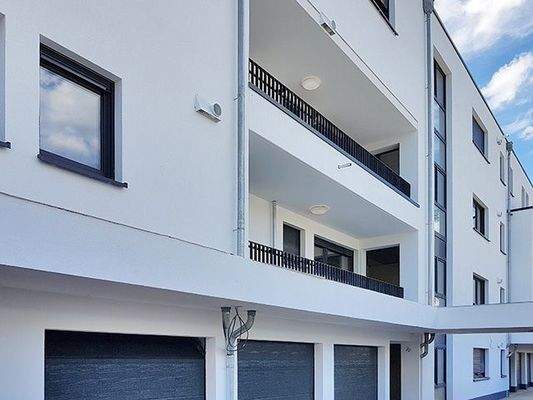 Haupteingang hinter dem Haus