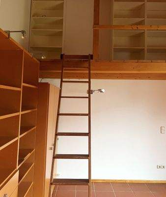 Zimmer EG mit Galerie.jpg