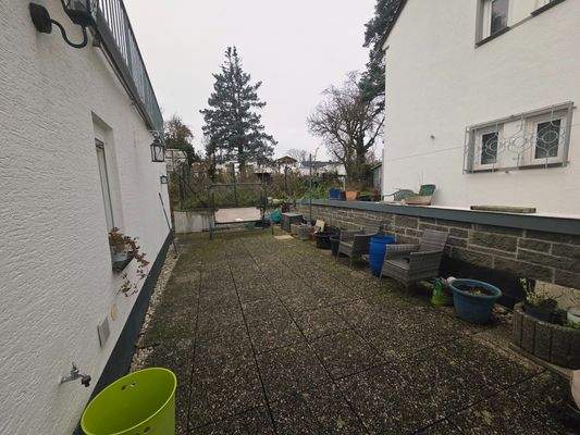 Große Terrasse in EG-Whg