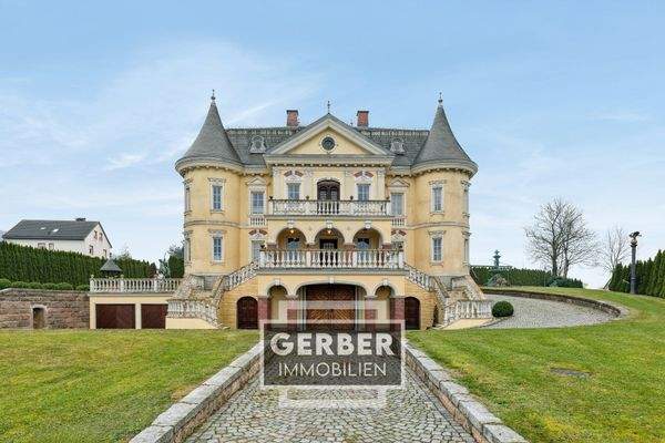 Außenansicht Schloss-Villa