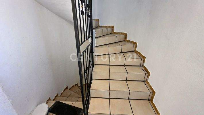 Treppenhaus zwischen den Etagen