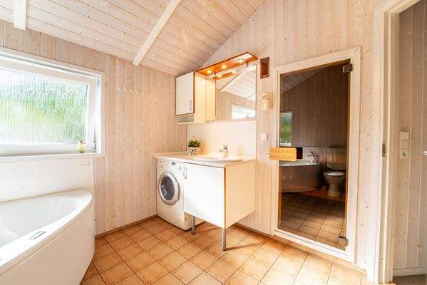 Badezimmer und Sauna