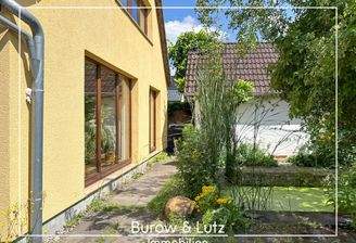 Teich und Rückansicht