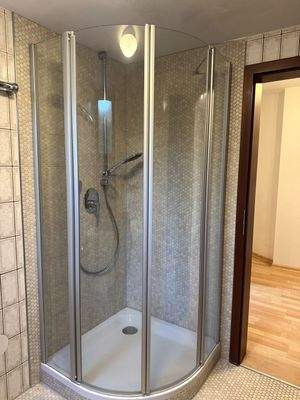 Badezimmer Bild 2.jpg