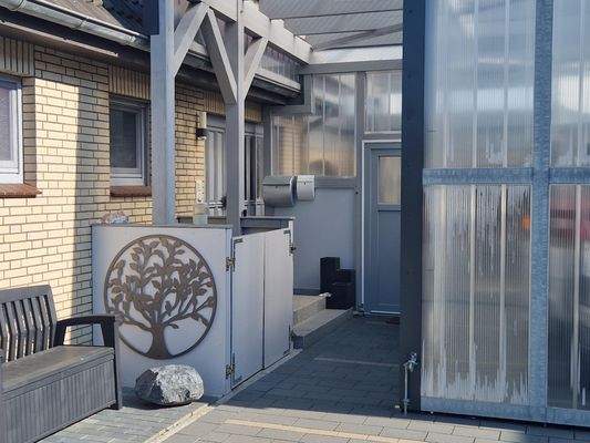 Eingang zu den Wohnungen im OG