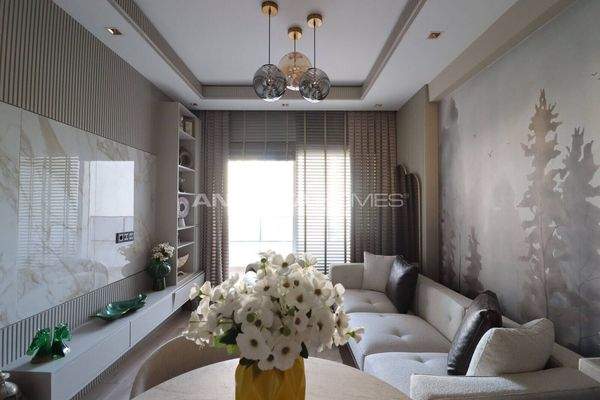 Modern Flats Rich Featured Complex Close to the Sea in Mersin