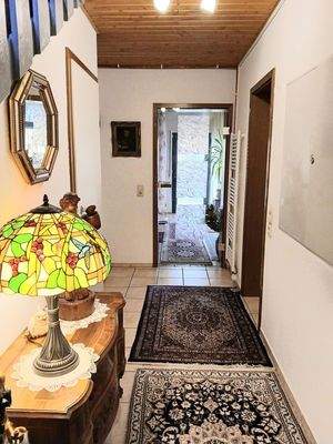 UG: Flur Blick in Büro u. WiGa