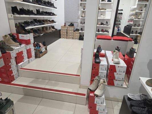 Zugang zum hinteren Verkaufsbereich