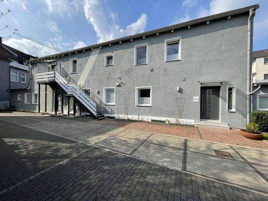 Hinterhofgebäude mit Apartments